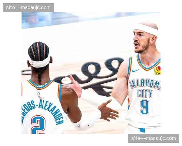 多森姆森林狼三分命中率45.5% 空间型后卫属性契合球队体系 多森姆森林狼三分命中率45.5% 空间型后卫属性契合球队体系